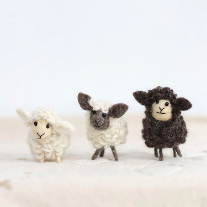 Graduation gift wool felt sheep keychain suitable for cultural coins - Keychains - Wool 