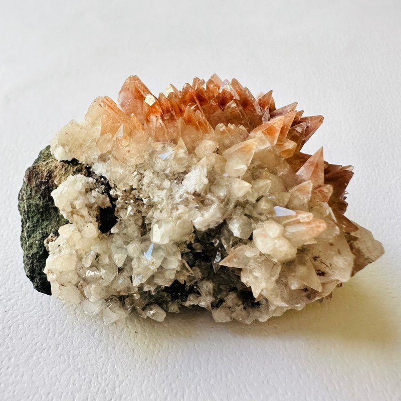 大冶羽毛方解石 牛13 原礦水晶礦標寶石 吸引力法則 顯化脈輪高頻 - 擺飾/家飾品 - 其他材質 紅色