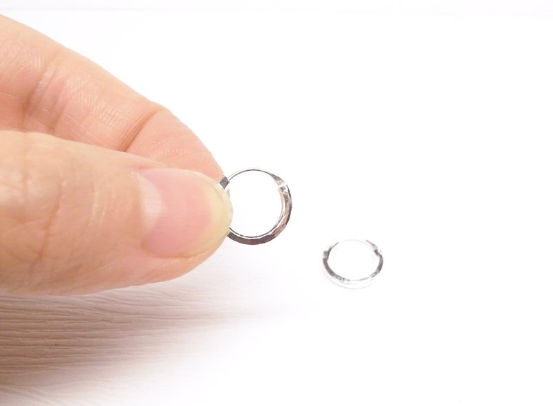 二毛銀【厚2mm切面銀管小型圈圈耳環】一對 - 耳環/耳夾 - 其他金屬 