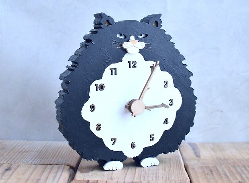 電影森林 ハチワレ猫・ロングの時計 木製 置き時計