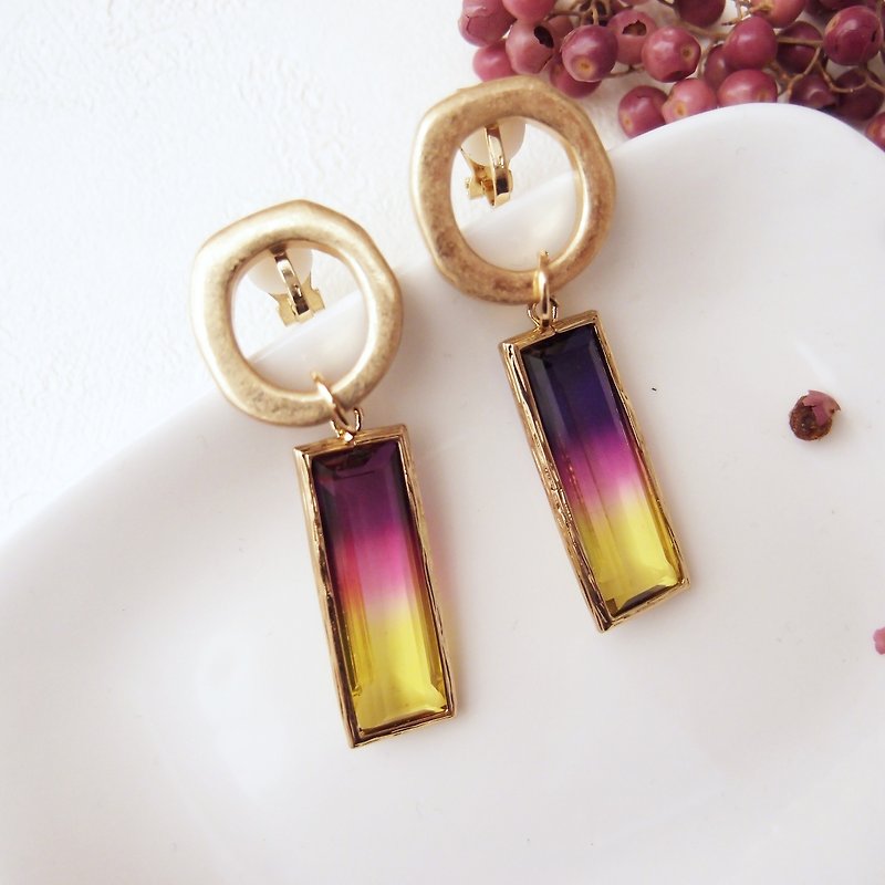 Qinliang-round Clip-On, pin earrings - ต่างหู - เรซิน สีม่วง