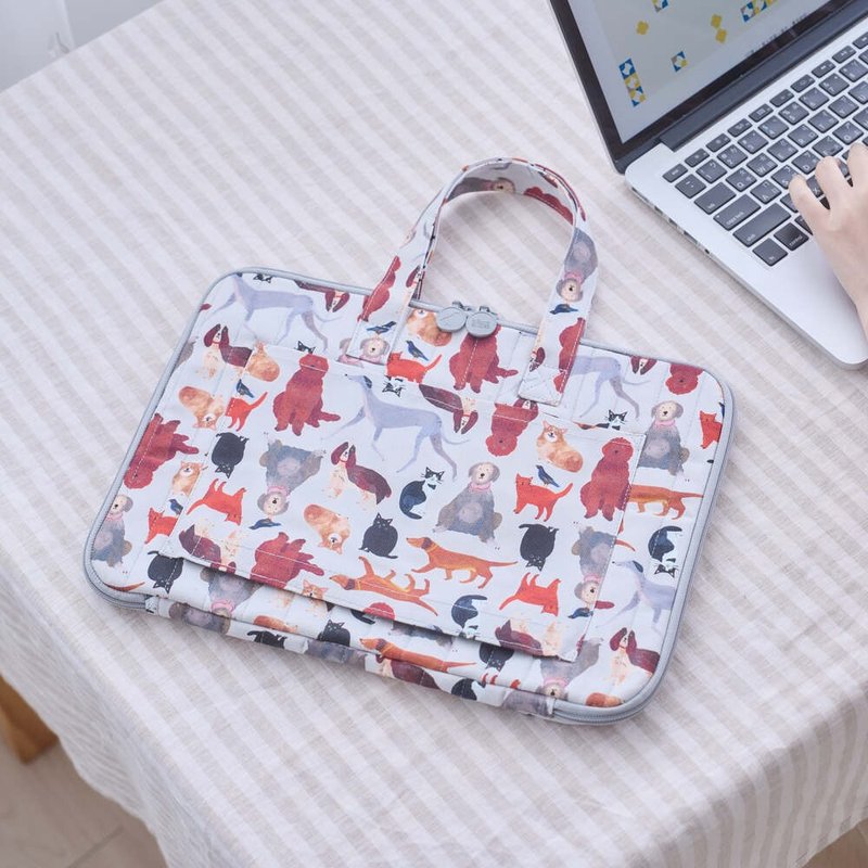 13-inch laptop storage bag-travel style/artist joint name/print music xSoupyTang/pet party - เคสแท็บเล็ต - ผ้าฝ้าย/ผ้าลินิน หลากหลายสี