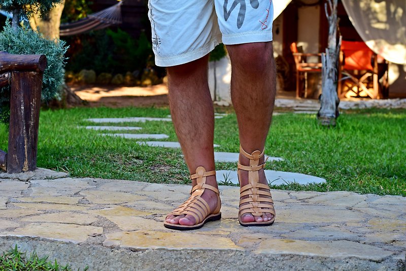 Men & Women Leather Sandals Handmade Greek Gladiator Sandals from Calf Leather. - รองเท้ารัดส้น - หนังแท้ สีนำ้ตาล