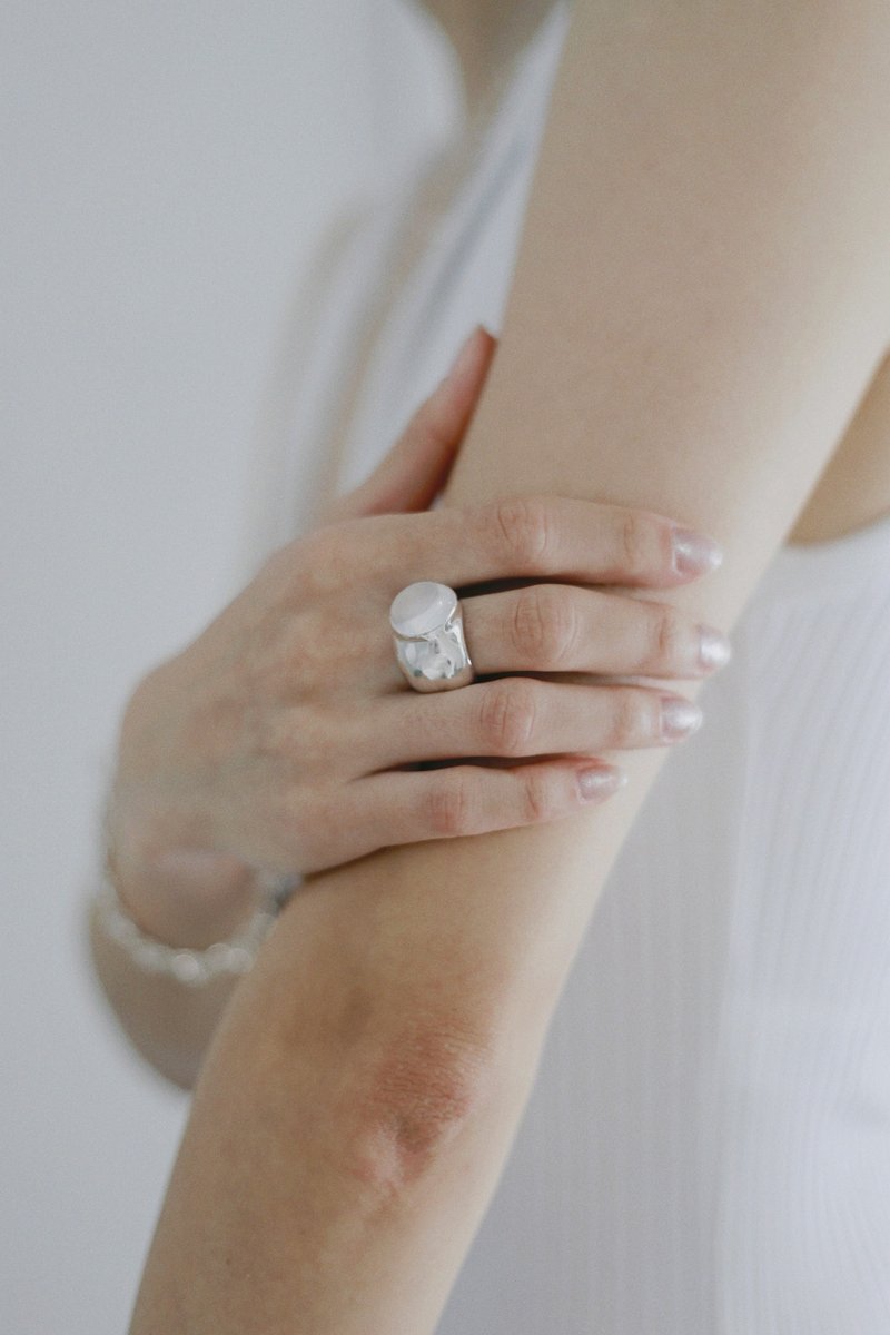 Hoshino Ring Hoshino Star Rose Quartz Ring - แหวนทั่วไป - เงินแท้ สึชมพู