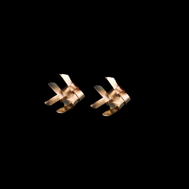 Ta-Pian Fish Stud Earrings Silver 99.9 RICH GOLD 18k Gold Plated Silver - 耳環/耳夾/耳骨夾 - 銀 金色