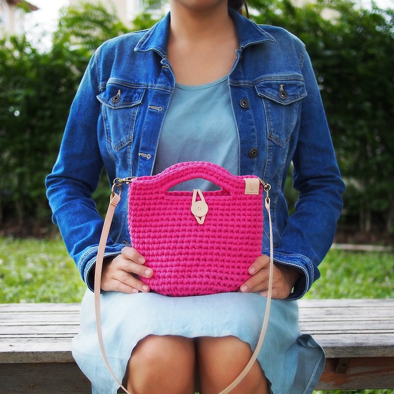 Handmade crochet bag pink (t-shirt yarn) with natural color leather strap - Handbags & Totes - Polyester 