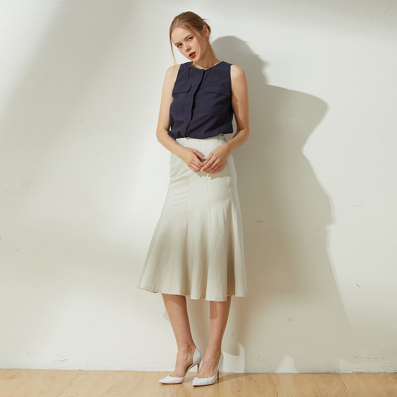 Kierce Mermaid Midi Skirt in Oyster - กระโปรง - วัสดุอีโค สีเทา