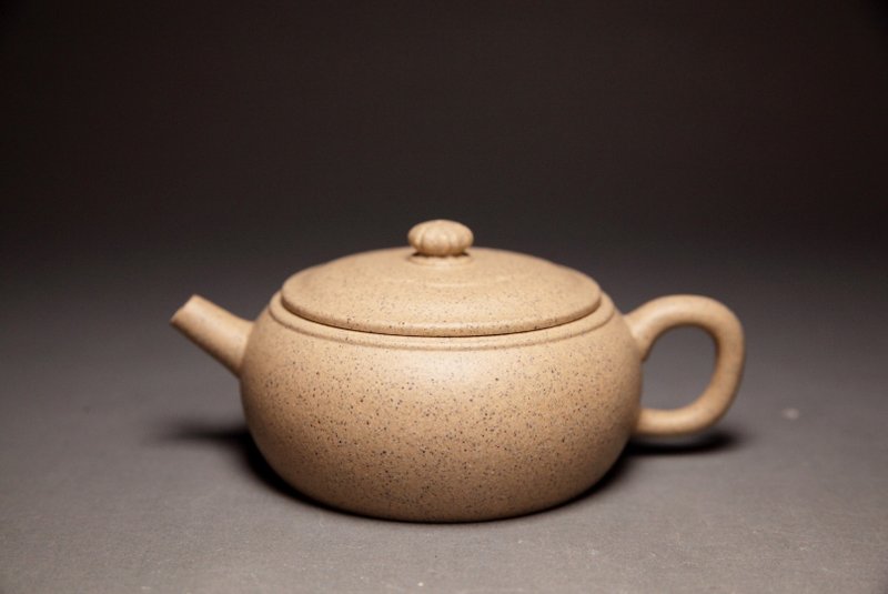 【印象朝代・周季山菊钮石鼓】明晚期 140cc 炎黃大地藝術 胖老 - 茶壺/茶杯/茶具 - 陶 紫色