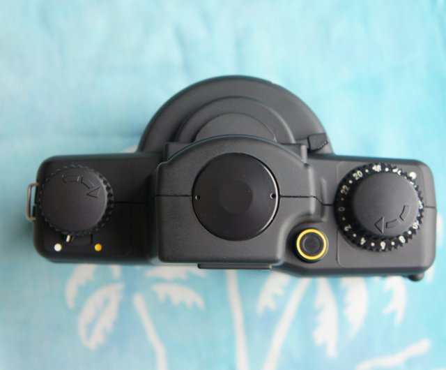 レア RUSSIAN PANORAMIC HORIZONT CAMERA 49,849台のみ発行され