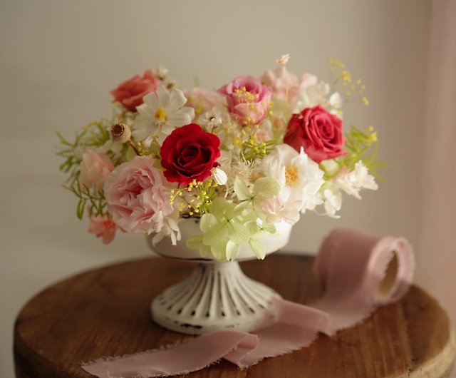 See flowers on the Mo  Eternal Flower Table Flower Gifts - สตูดิ