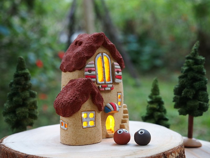 [Lighted House] pottery hand-made-cute home / without wood accessories and owls - โคมไฟ - ดินเผา 