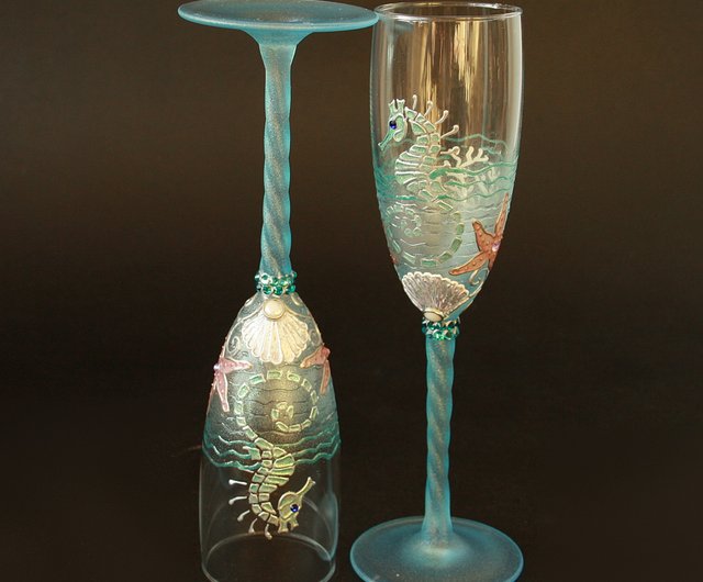 Beach wedding glasses, Wine glasses, popular Seahorse glasses, Champagne flutes, Hand painted glasses, Seahorse and Starfish glasses