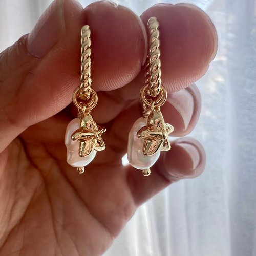 Ellajo Bijoux 海星之吻 金色海星 × 巴洛克珍珠 × 扭紋耳圈