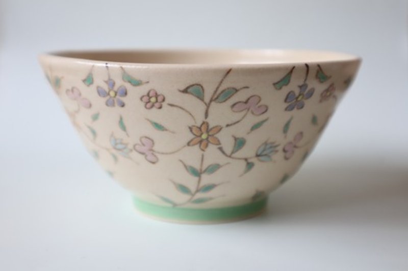 Tetsusaihana Karakusa bowl b - Bowls - Pottery 