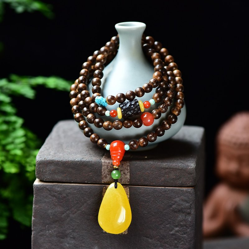 Boutique Kalimantan natural incense 108 bracelets beads decorated with fragrant honey Wax droplets in the head of the king of allspice - Bracelets - Jade 