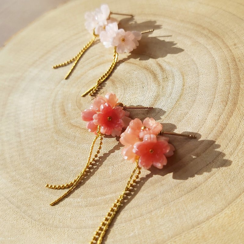 Pink flower ball cherry blossom bouquet earrings earrings Clip-On gold-plated birthday gift - ต่างหู - ทองแดงทองเหลือง สึชมพู