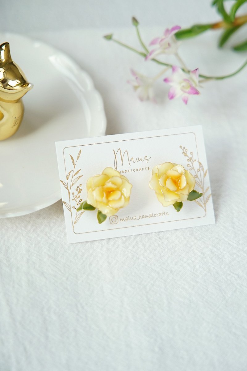 皇冠玫瑰 - 手工樹脂耳環飾品新年禮物 - 耳環/耳夾 - 樹脂 黃色