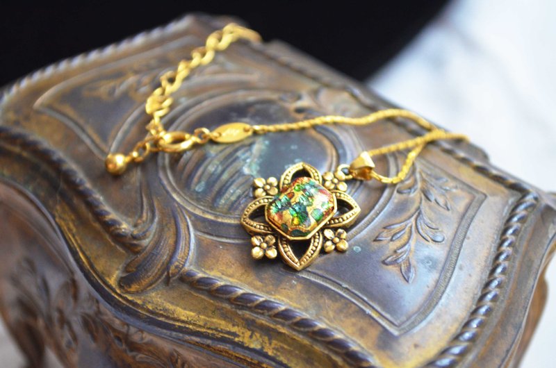 日本中古金色花彩琉璃玻璃石短頸鍊項鍊日本高級二手古著 - 項鍊 - 其他金屬 金色