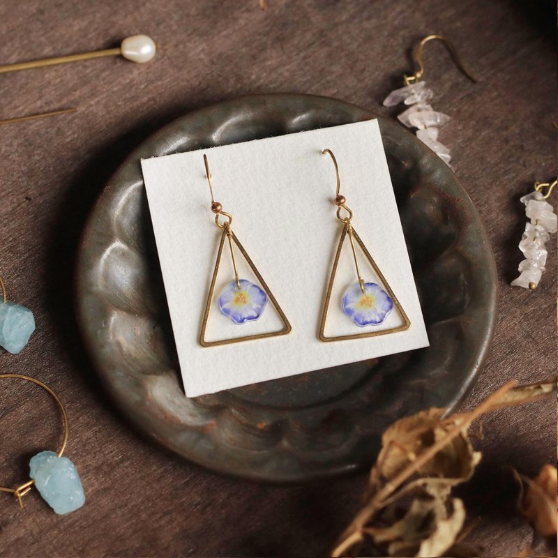 フラワーコレクションブックミニハンドメイドピアス -  Sweet Dreams - ピアス・イヤリング - レジン ブルー