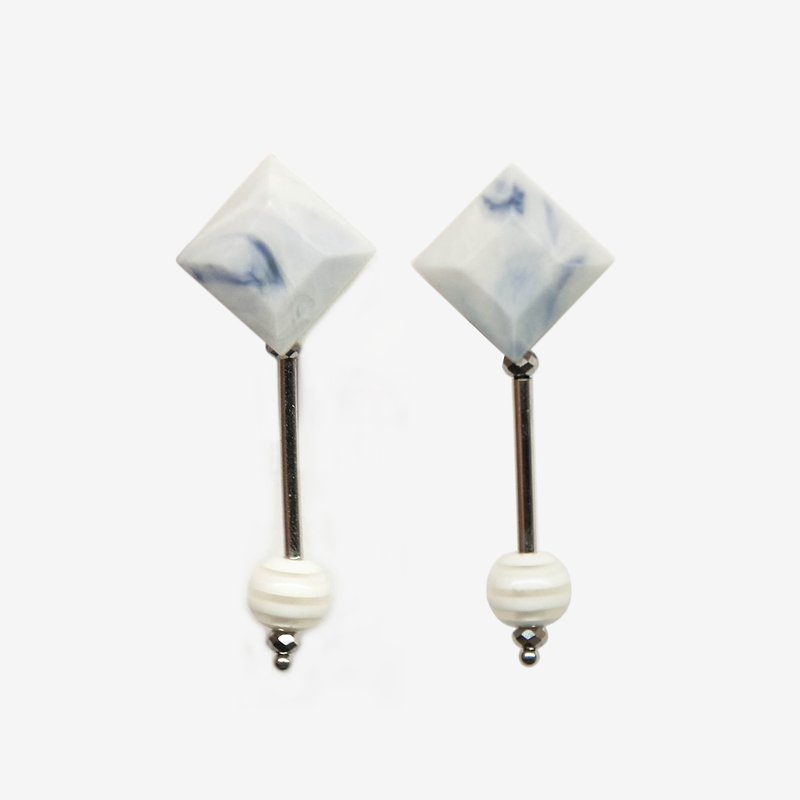 Black-and-white Film Collection - Diamond Marble Earrings - ต่างหู - โลหะ สีเงิน