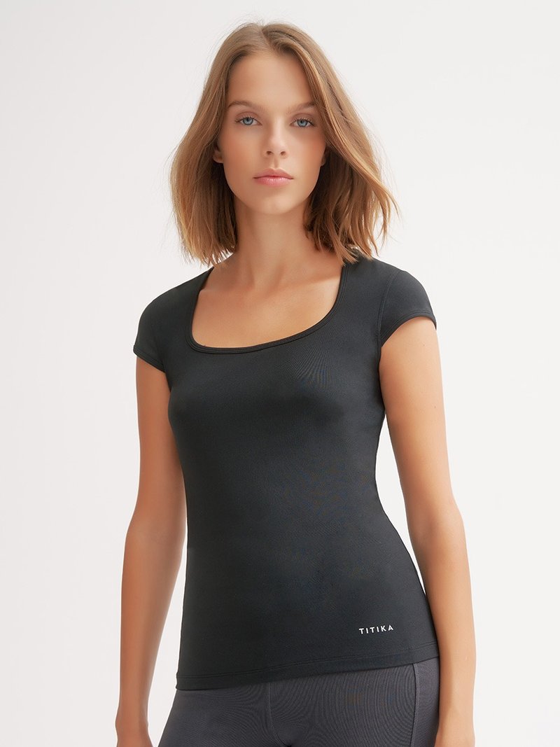 Dola Short Sleeve Top - 女運動上衣/背心 - 其他人造纖維 黑色
