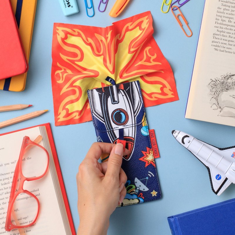 二合一眼鏡收納盒 多款式 可抽拉清潔布 英國IF文創 英國進口 - 眼鏡盒/眼鏡布 - 其他材質 