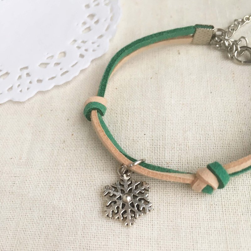 Handmade Simple Stylish Snowflake Bracelets –green limited - สร้อยข้อมือ - วัสดุอื่นๆ สีเขียว