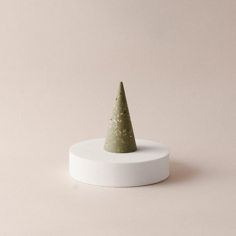 Jesmonite英國礦石樹脂/戒指架 - 抹茶小塔戒指架 - 擺飾/家飾品 - 環保材質 白色
