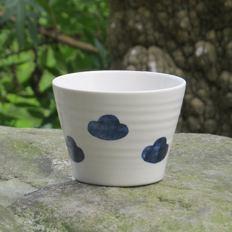 【Midsummer】-Pig Mouth Cup-Thick Cumulus Clouds-240ml - Mugs - Porcelain White