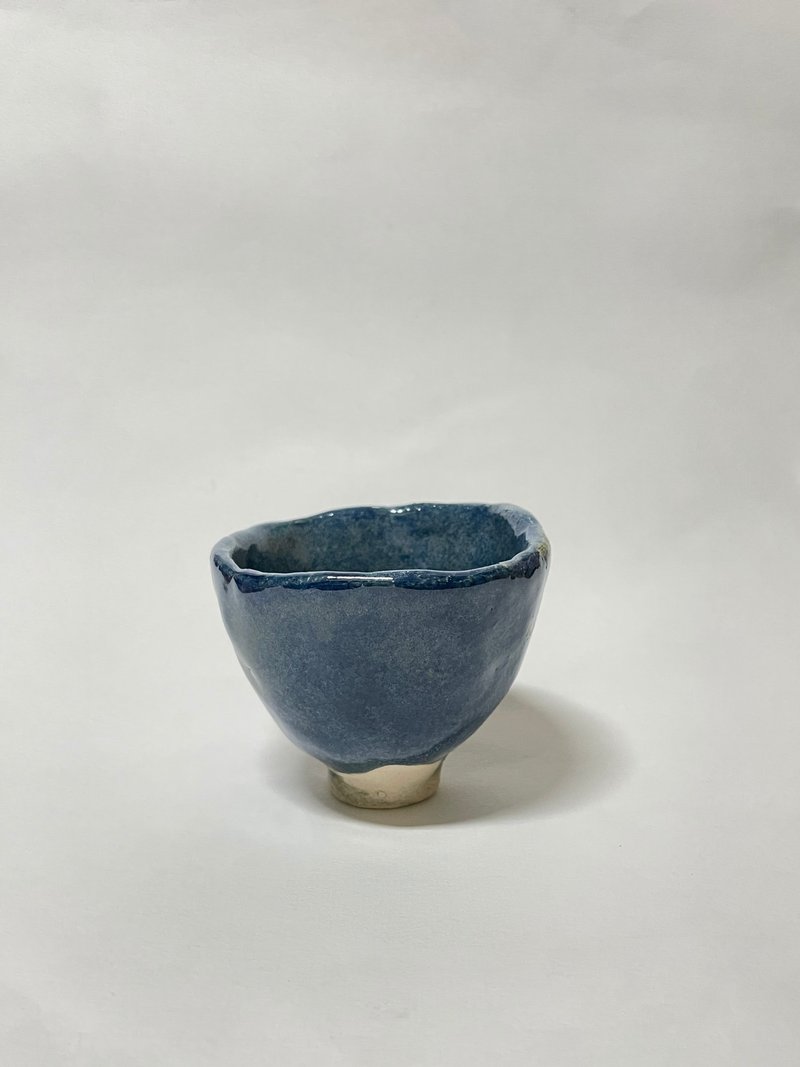 Hand pinched sea cucumber glaze teacup - Cups - Pottery Blue