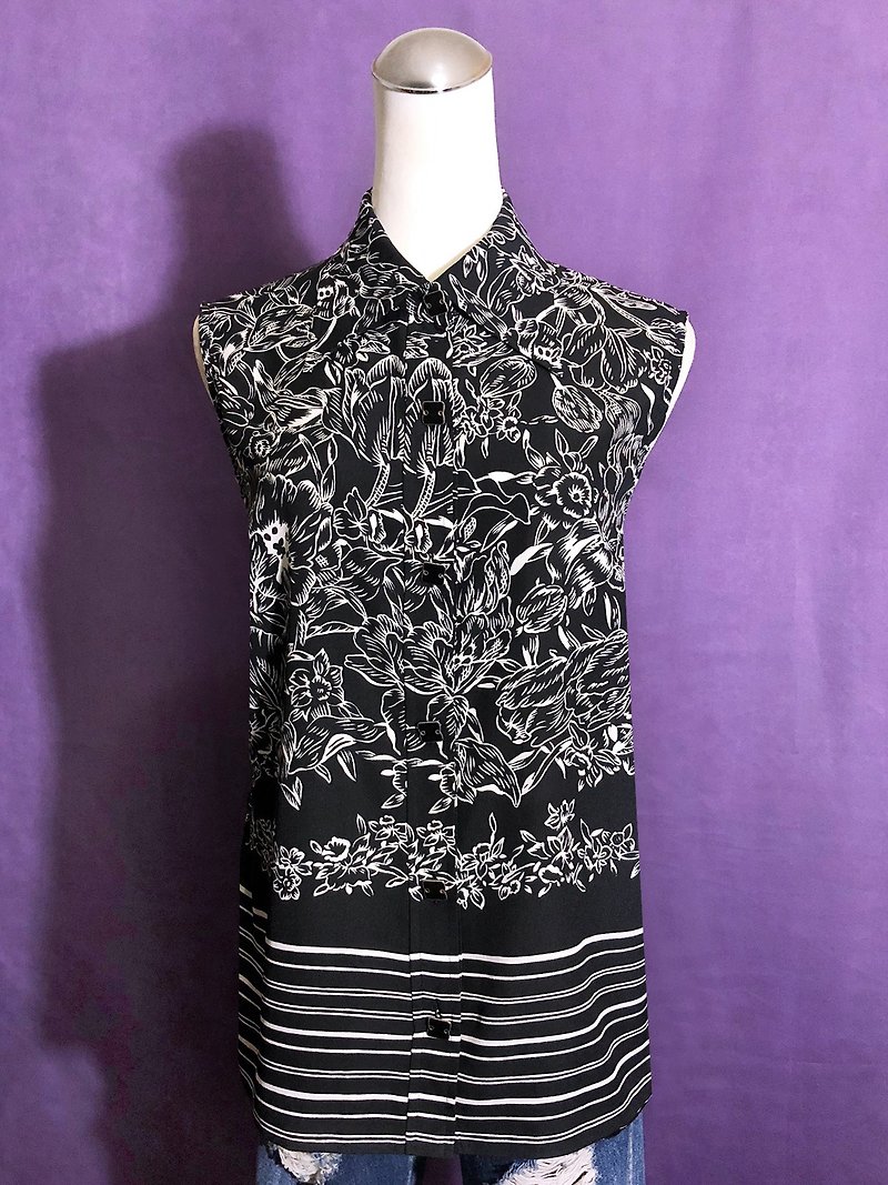 Printed flower sleeveless vintage shirt / brought back to VINTAGE abroad - เสื้อเชิ้ตผู้หญิง - เส้นใยสังเคราะห์ สีดำ