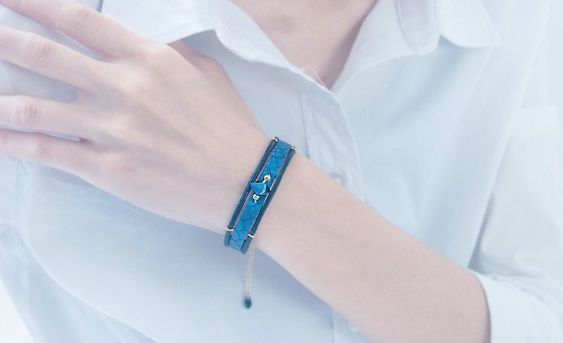 *Mi Luna Story*Blue flame bracelet - สร้อยข้อมือ - หนังแท้ สีน้ำเงิน