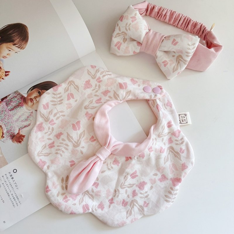 Light pink floral and rabbit embroidered bib + headband baby gift full moon gift box full moon gift first year gift - ของขวัญวันครบรอบ - ผ้าฝ้าย/ผ้าลินิน 