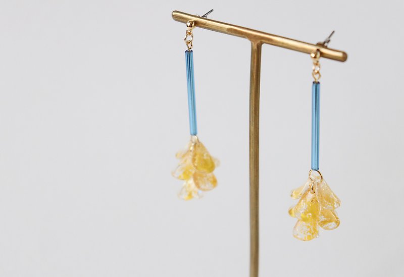 Wisteria petals   yellow - Earrings & Clip-ons - Acrylic Yellow
