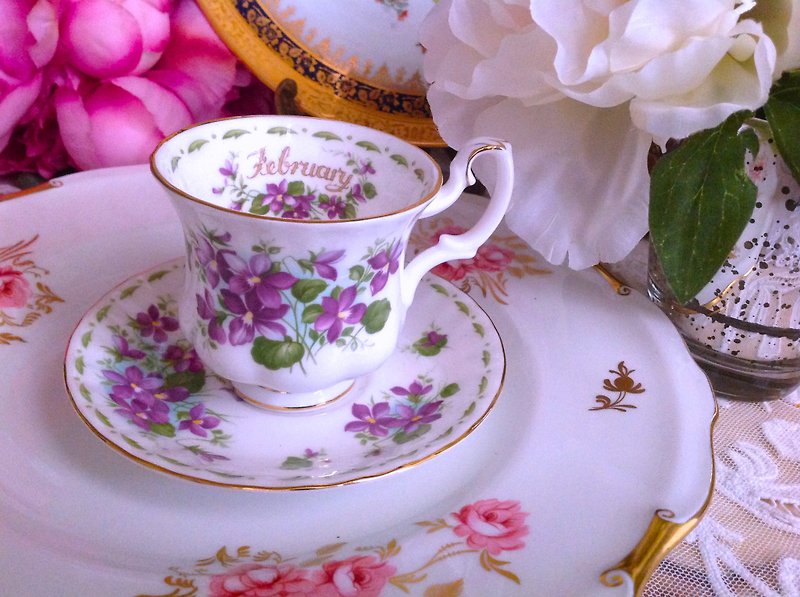 British bone china Royal Albert Royal Albert month cup February violet flower tea cup coffee cup - ถ้วย - เครื่องลายคราม 