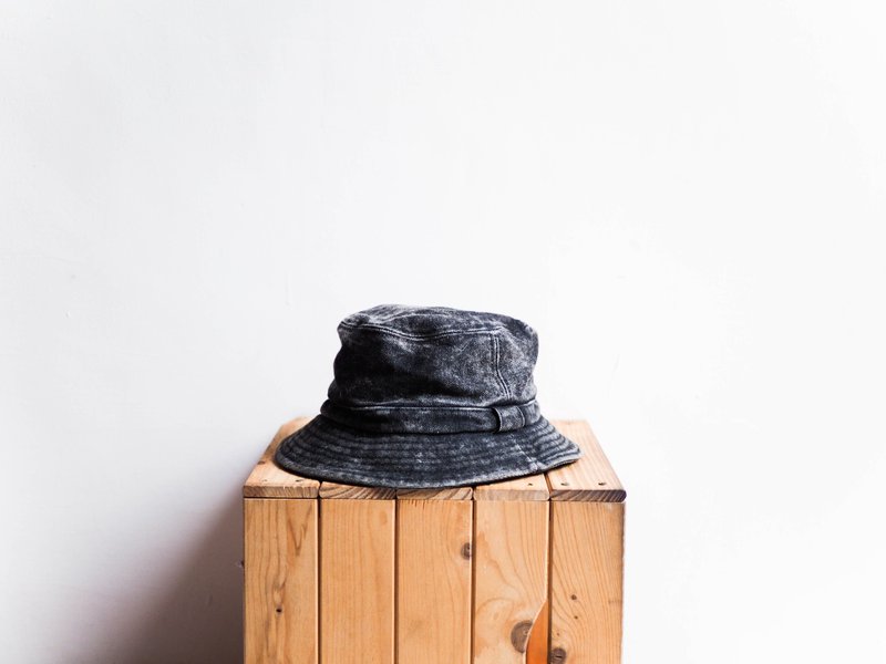 River Hill - Tokushima deep black water independent peace era antiques topped tannins hat / Bucket Hat - หมวก - ผ้าฝ้าย/ผ้าลินิน สีดำ