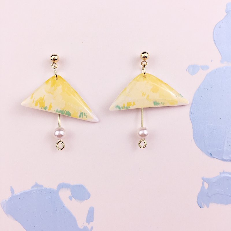 Goose yellow umbrella earrings - ต่างหู - เรซิน 