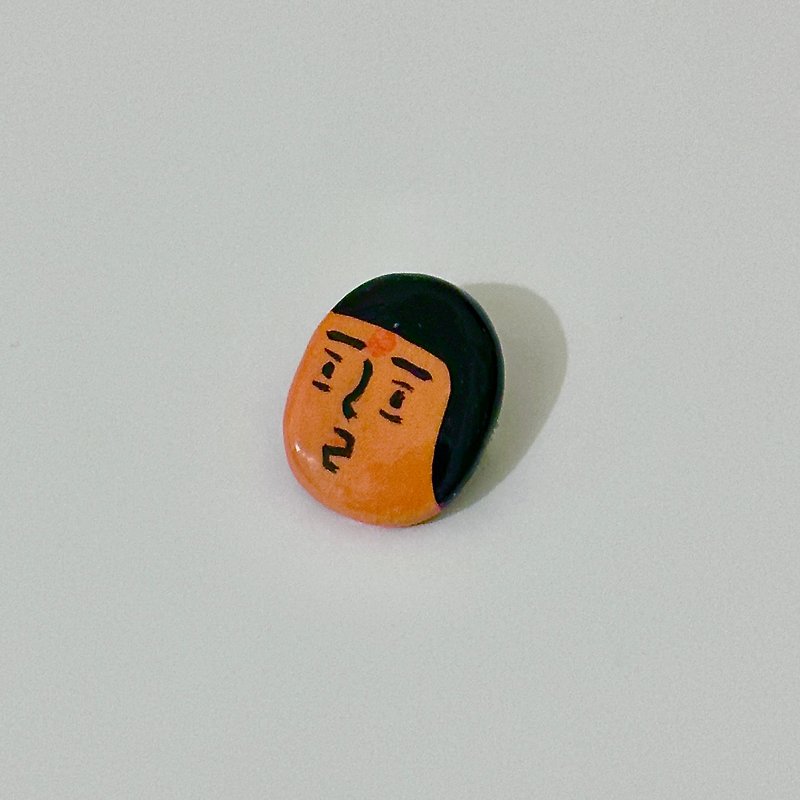 Hitting the head handmade unburned clay badge pin - เข็มกลัด - ดินเผา สีส้ม
