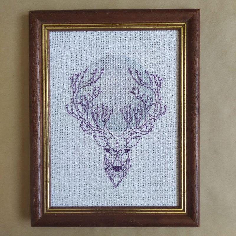 Handmade Deer painting, Wild Animal wall art, for home decor, finished cross sti - ตกแต่งผนัง - งานปัก สีม่วง
