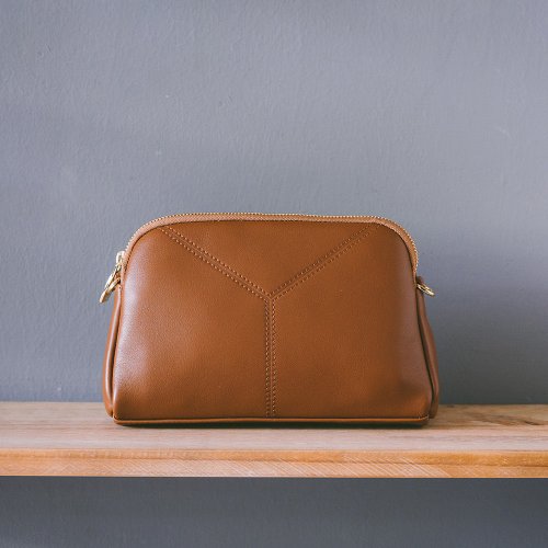 寇比手工皮件 Colbie Leather 幾何真皮兩用肩揹包 X1940 棕N