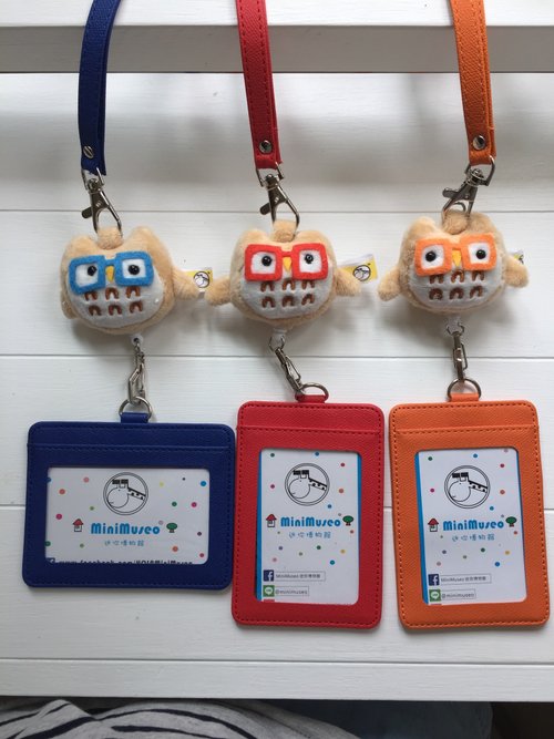 MiniMuseo Mini Museum Cream Owl Bag Charm Retractable Card Set - Shop  minimuseo ID & Badge Holders - Pinkoi