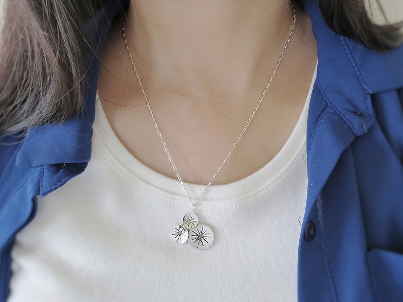 Roadside Meadow - Marsh Pennywort Three Pedals (925 sterling silver necklace) - Necklaces - Sterling Silver Silver