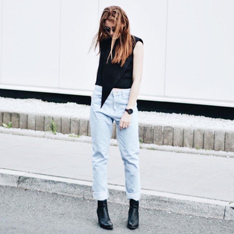 Kyleigh Open Crossback Top in Black - 女上衣/長袖上衣 - 聚酯纖維 黑色