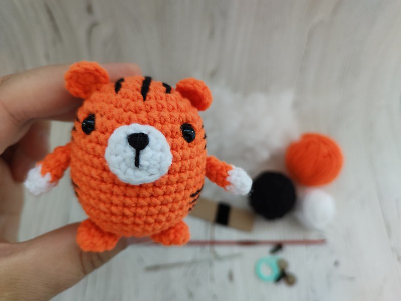 CROCHET KIT BEGINNER, crochet tiger, amigurumi tiger, craft kits - Knitting, Embroidery, Felted Wool & Sewing - Other Materials Multicolor