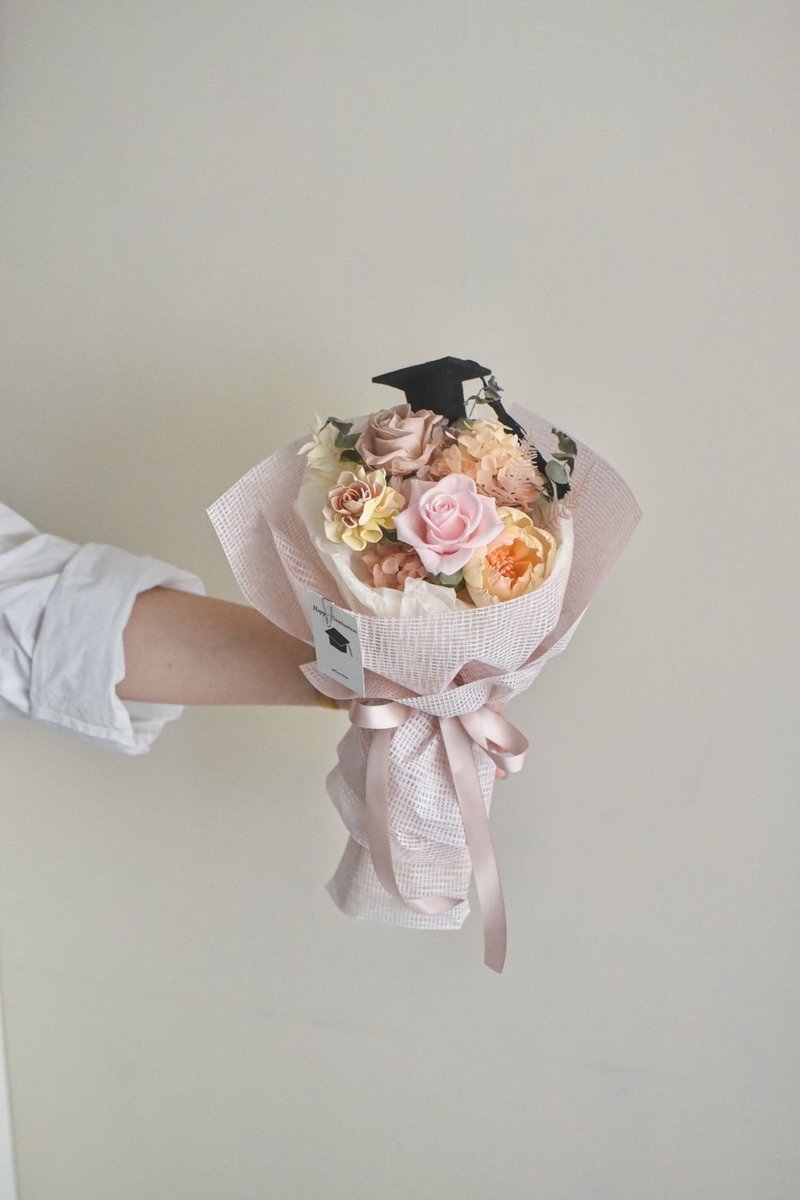 /A款/畢業花束 畢業季 畢業花 客製化 畢業禮物 送禮 乾燥花 花束 - 乾燥花/永生花 - 植物．花 多色