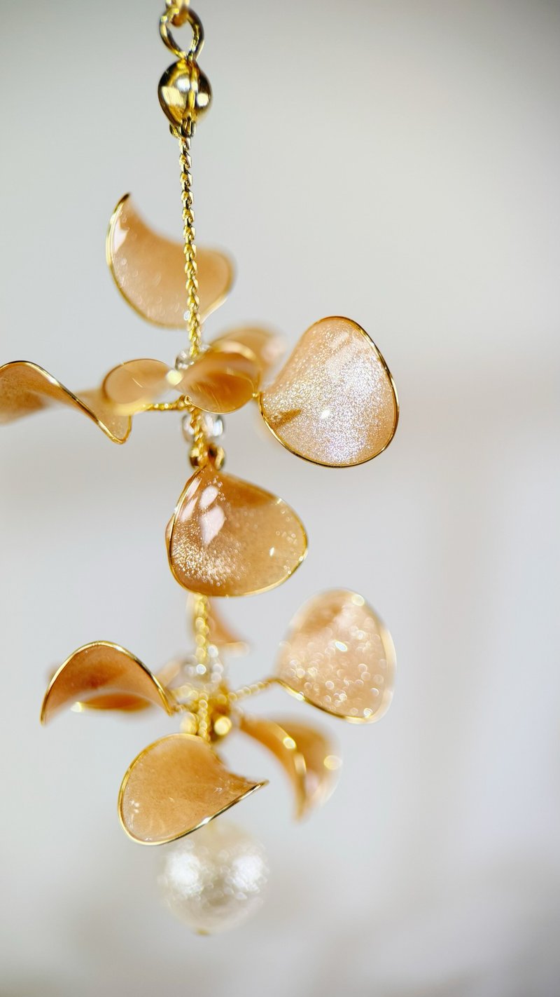 #006_2 作品6號  飄飄花裙-沙漠膚金 手作飾品【cindyandtong】 - 耳環/耳夾/耳骨夾 - 樹脂 金色