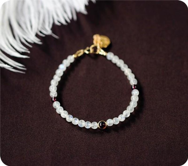 Eternal Youth / Eternal Love Moonstone + Garnet Bracelet June January Birthstone - สร้อยข้อมือ - เครื่องเพชรพลอย 