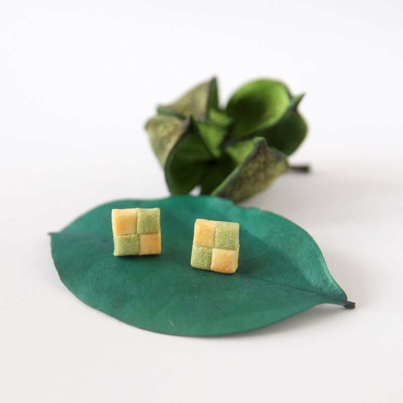 Mini 全手工仿真抹茶棋盤格子餅乾耳環-不繡鋼耳針 夾 - 耳環/耳夾/耳骨夾 - 黏土 綠色