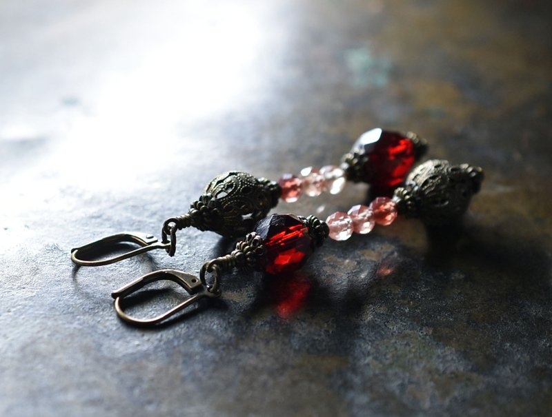 European vintage metal parts and deep red Czech beads, andesine asymmetrical earrings - ต่างหู - โลหะ 