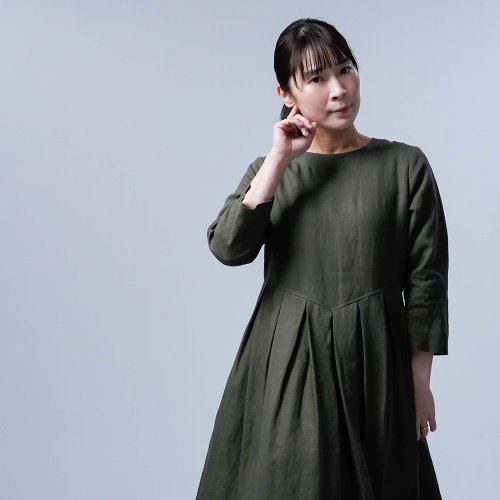 wafu【リネンワンピース】上半身貧相党 いさわサイズ 鍵盤タックドレス